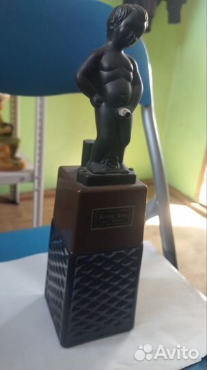 Бутылка с помпой. Милый мальчик