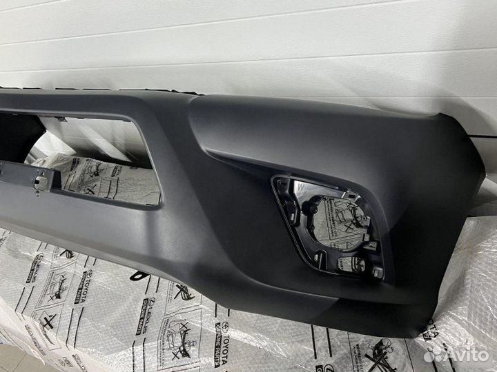 Бампер передний Toyota Hilux
