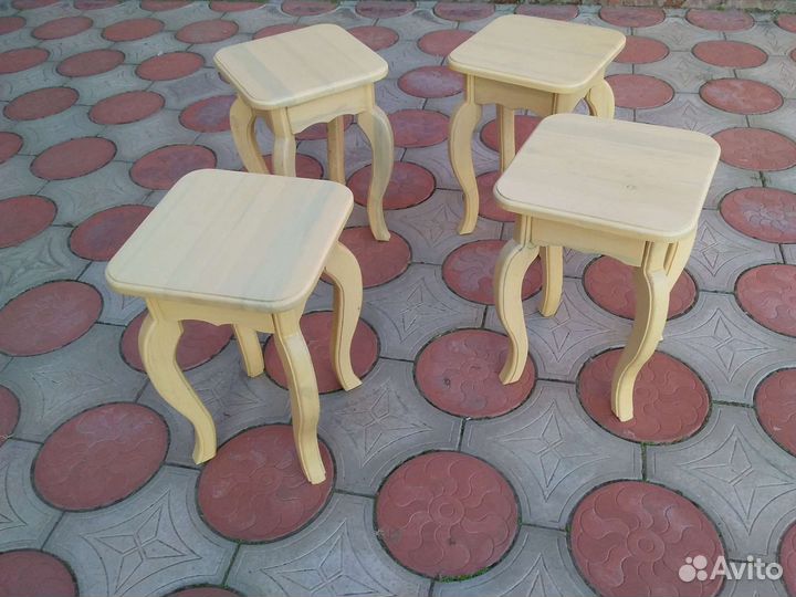 Табурет деревянный