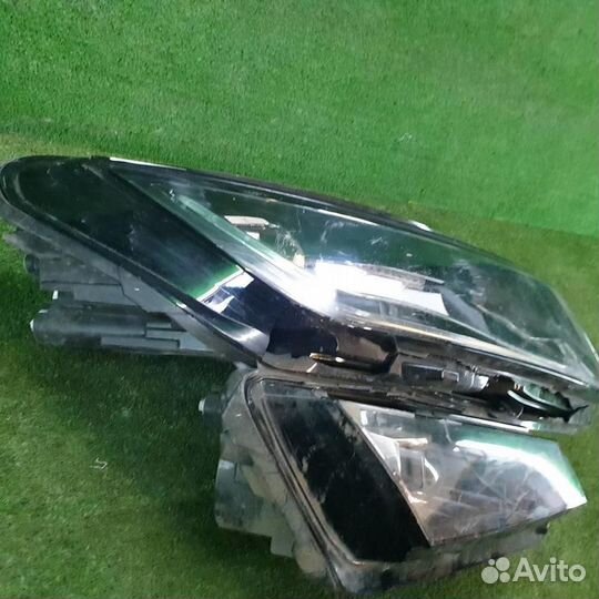 Фара правая Шкода Кодиак (2016-2022)