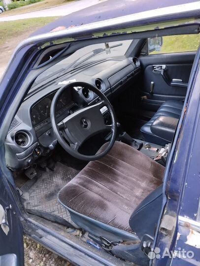 Mercedes-Benz W123 2.0 МТ, 1980, 150 000 км