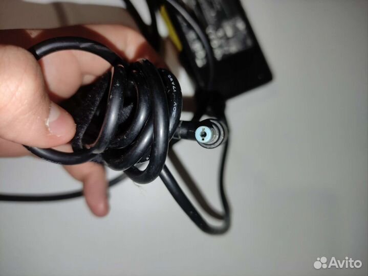 Блок питания для ноутбука