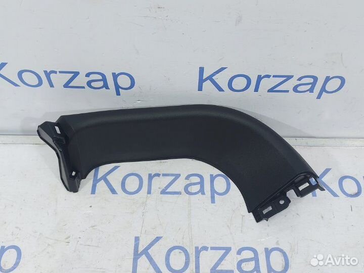 Обшивка крышки багажника правая Exeed Vx M36T 2022
