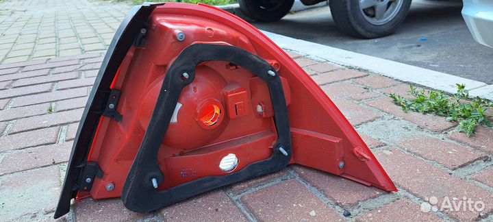 Задний левый фонарь nissan almera classic