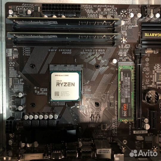 Процессор AMD Ryzen 3 2200g