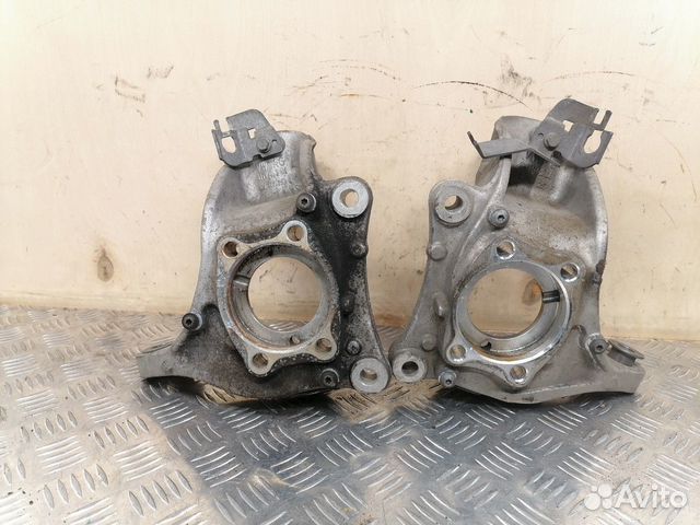 Кулак поворотный передний VW Passat B6 B7 CC