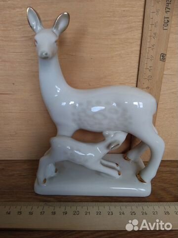 Статуэтка фарфор Олениха с олененком зхк Полонное