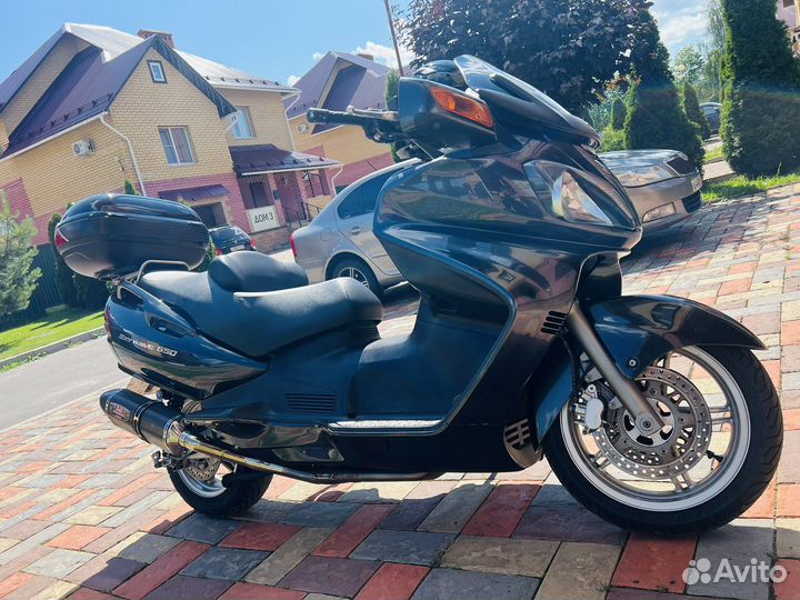 Suzuki Skywave 650
