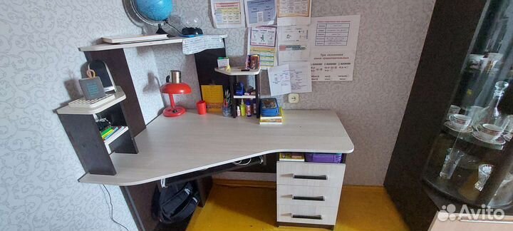 Продам компьютерный стол