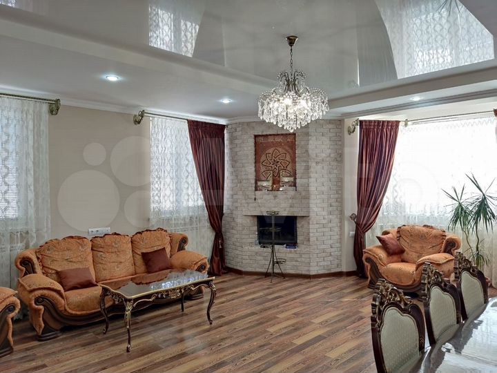 Дом 315 м² на участке 10 сот.