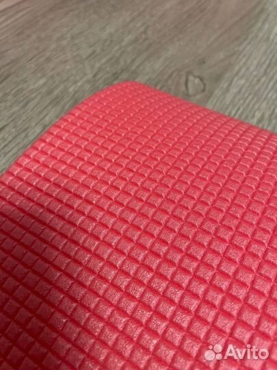 Коврик для йоги и фитнеса