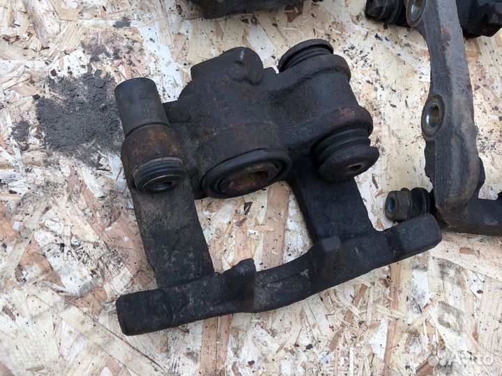 Суппорт передний задний Пежо 406 Peugeot 406