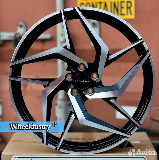 Кованые диски R22 Lynk&Co 09