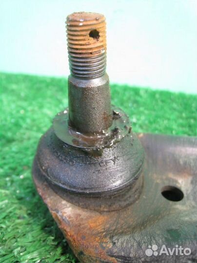 Рычаг передний левый нижний Toyota Yaris P13 2015