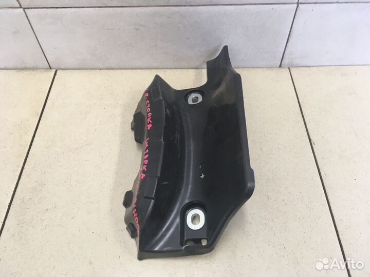 Накладка (кузов внутри) Hi Lux 2015