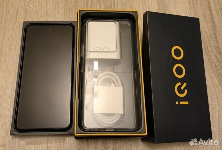 vivo iQOO Z8, 8/256 ГБ