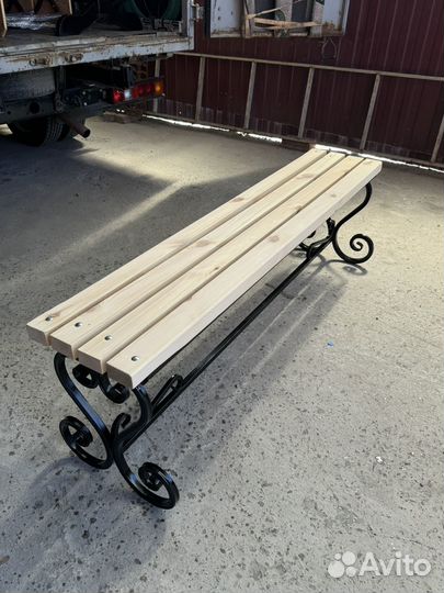 Кованая лавочка