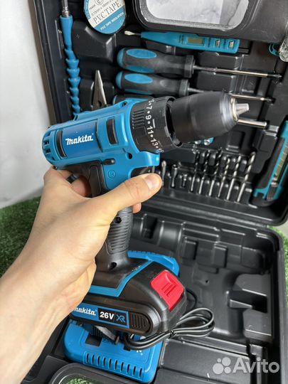 Шуруповерт Makita 26V с набором инструментов