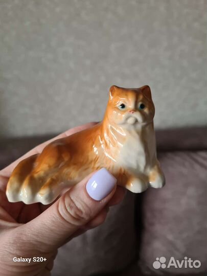 Фарфоровый персидский кот
