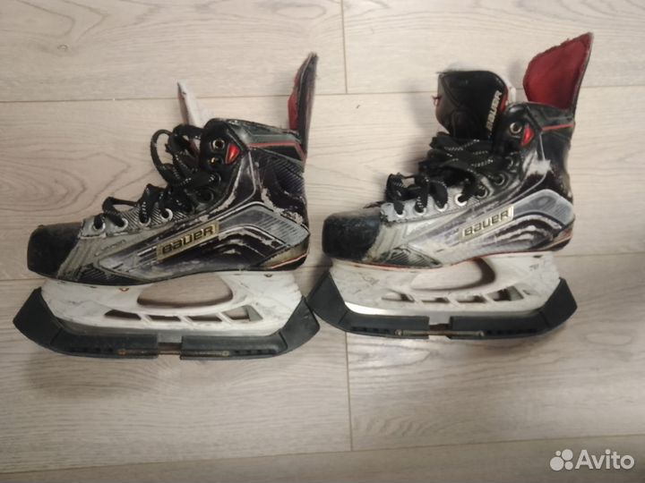 Хоккейные коньки bauer