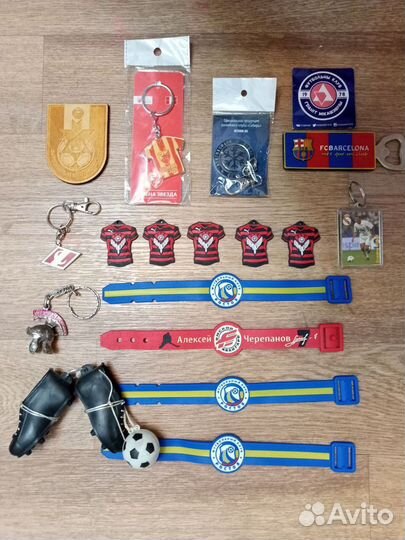 Футбол, хоккей, олимпиада брелоки и значки