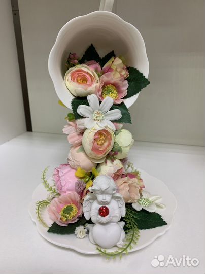 Парящая чашка