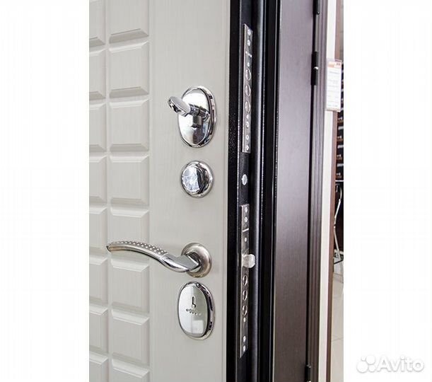 Дверь входная 