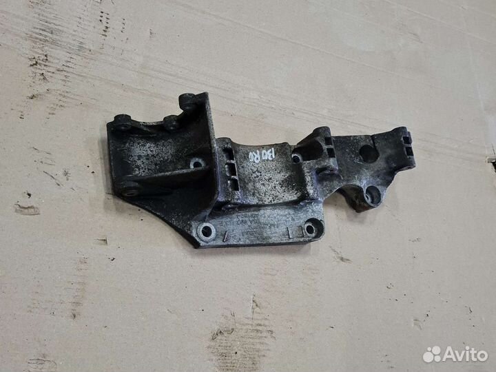 Кронштейн Skoda Octavia Volkswagen Bora A4