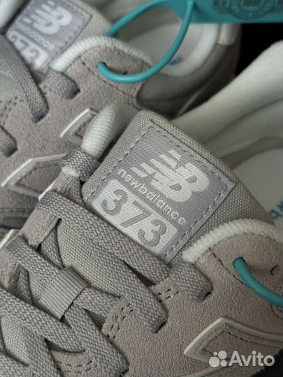 New Balance 373