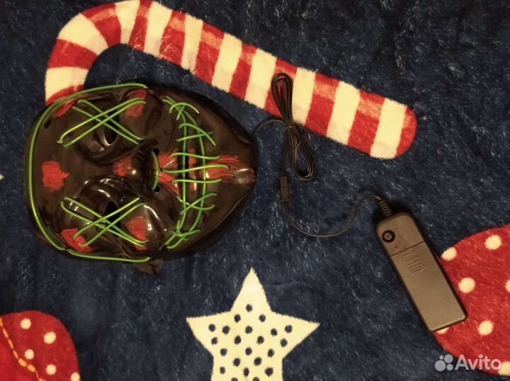 Маска анонимуса светящаяся