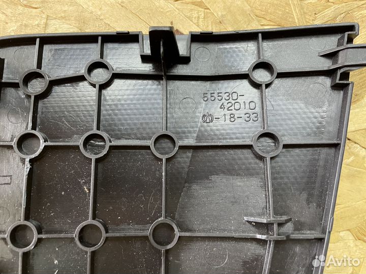 Решетка под динамик левая Toyota RAV 4 40