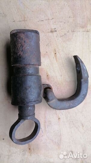 Навесной замок старинный