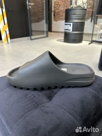 Унисекс тапочки Yeezy Slide 'Onyx'