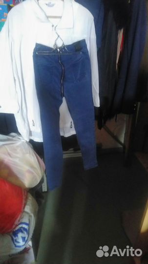 Джинсы