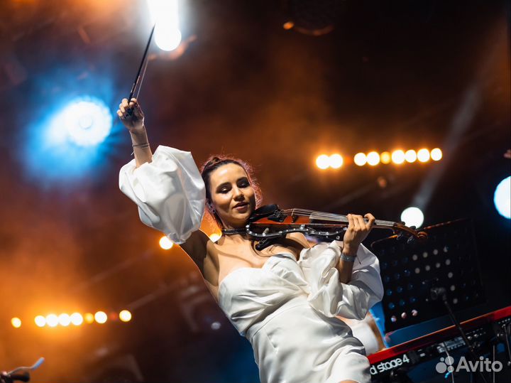 Скрипачка, вокалистка, скрипка вокал