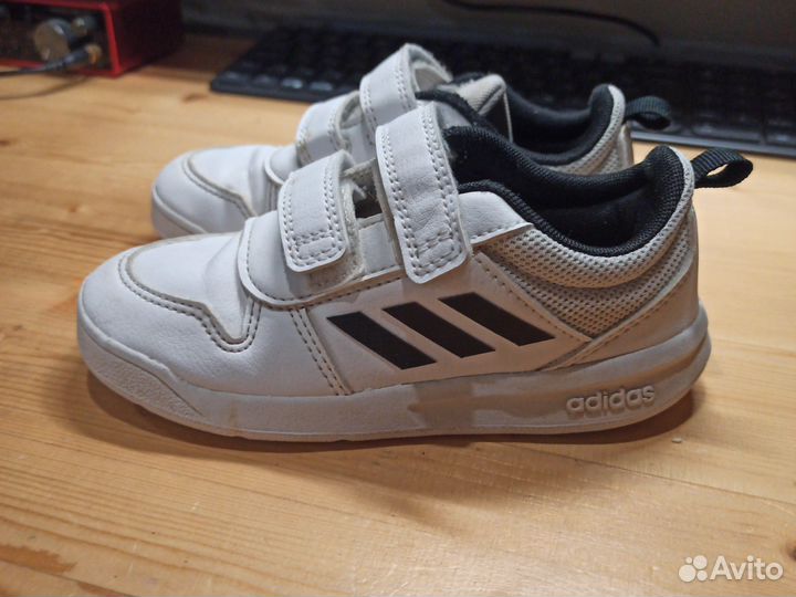 Кроссовки кожаные adidas 27р