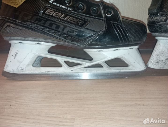 Хоккейные коньки bauer