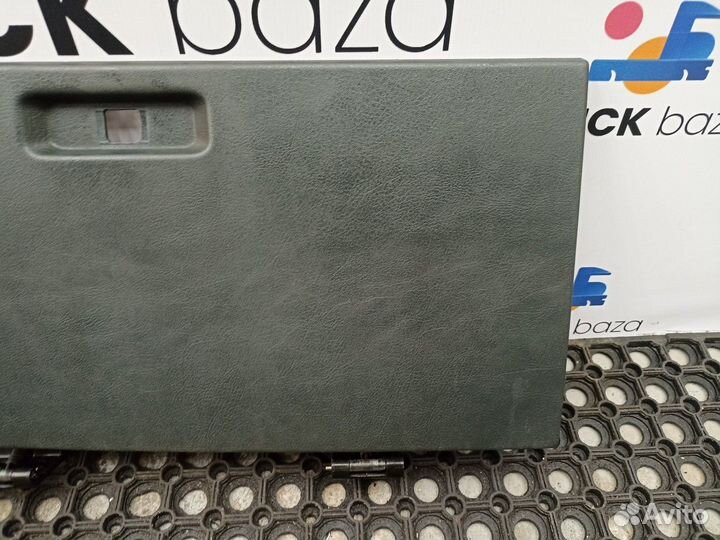 81639030186 Крышка консоли правая Man TGA