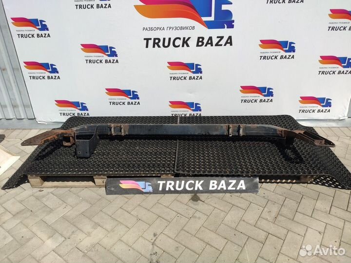 Усилитель переднего бампера