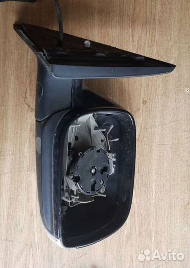 Правое зеркало на Volkswagen touareg 2005