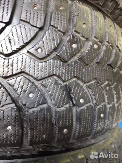 Bridgestone Blizzak Spike-01 215/55 R16