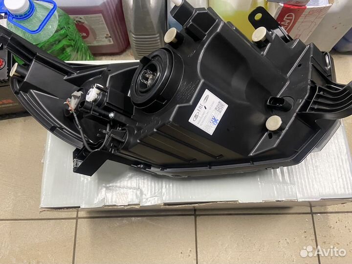 Фара Гранта FL оригинал