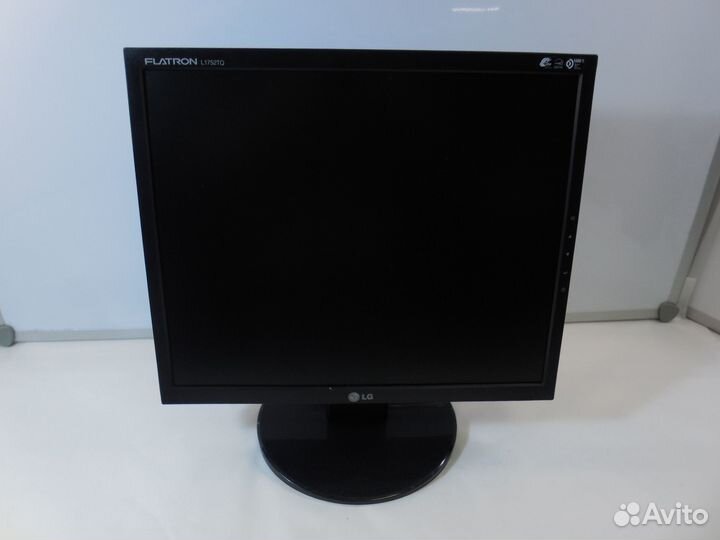 Монитор lg flatron 1952tq
