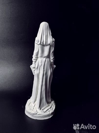 Статуэтка из гипса для интерьера