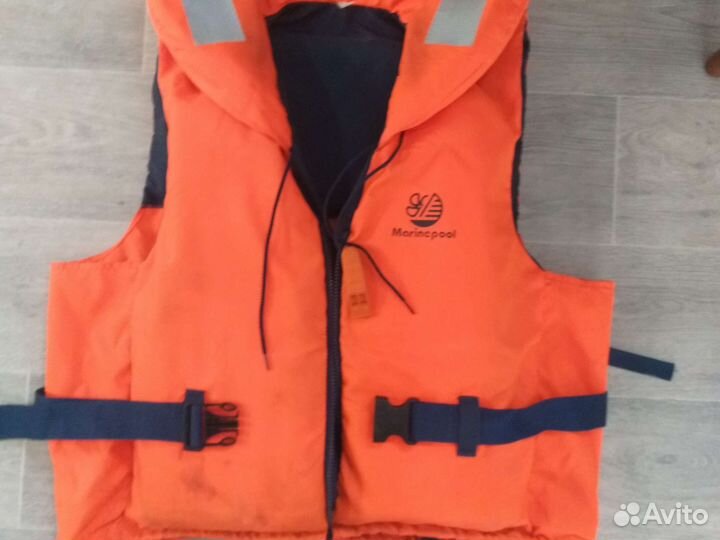 Спасательный жилет