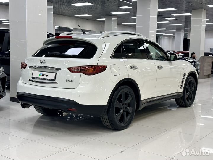 Infiniti FX37 3.7 AT, 2012, 160 000 км