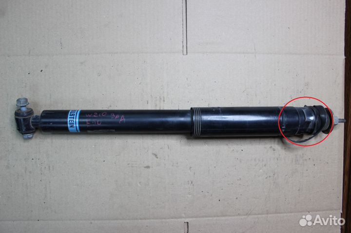 Задний амортизатор на Mercedes-Benz E-Class W210