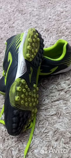 Футбольные бутсы сороконожки