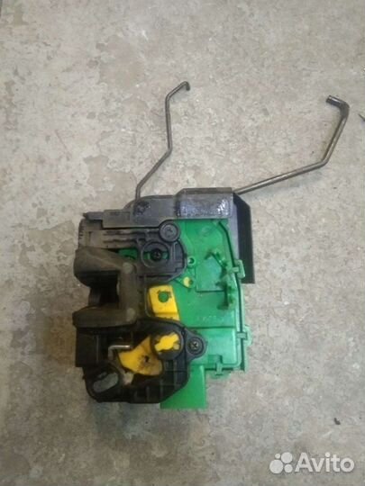 Замок передний левый Рио 3,Солярис