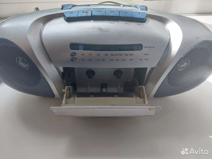 Магнитола Elenberg RCR-2002